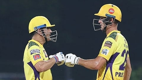 Mahendra Singh Dhoni and Dwaine Pretorius