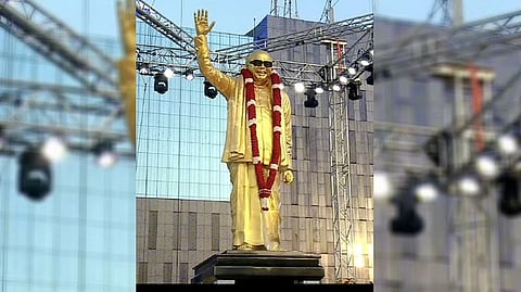 M.Karunanidhi' s 16-ft tall statue at Omandurar Government Estate.