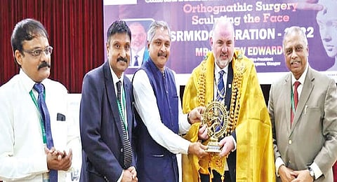 Pro Vice-Chancellor Lt Col Dr A Ravikumar felicitating Andrew Edwards, VP, Royal of Surgeons, Physicians, Glasgow, Scotland
