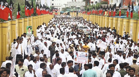 AIADMK functionaries flocking the road