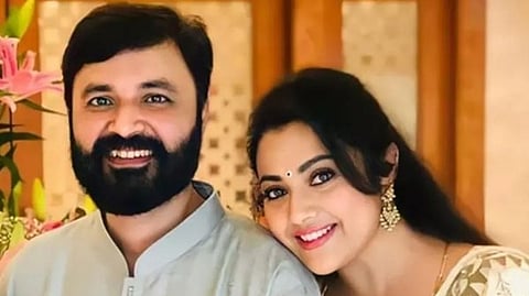 Actress Meena with her late husband Vidyasaagar