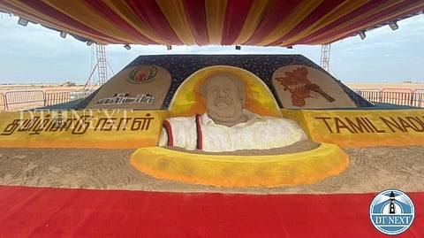 Sand art of former CM CN.Annadurai by Sudarshan Patnaik at Marina Beach on the occasion of Tamil Nadu Day.