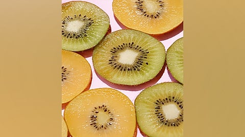 Study: Eating bright-coloured fruits helps women live longer