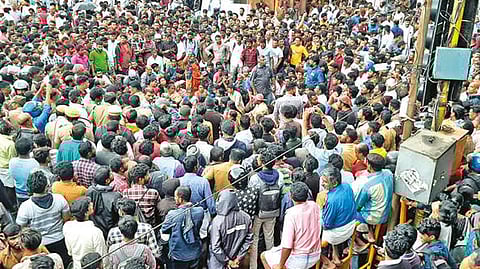 Villagers blocking the NH linking Kerala, Karnataka and TN in protest