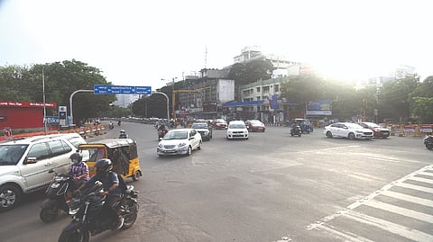 Nandanam signal on Mount Road