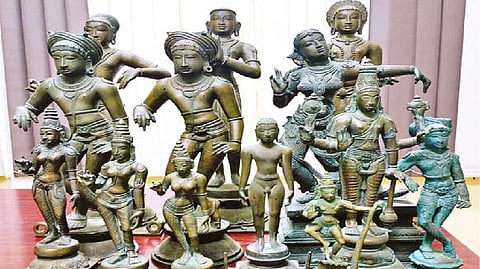 Idol wing personnel seized as many as 14 ancient idols from an art gallery in Thanjavur