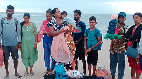 Refugees from Sri Lanka at the Dhanushkodi shore