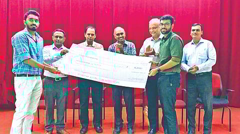 MCC and Funskool officials handing over prizes to top three finalists of Stemathon expo.