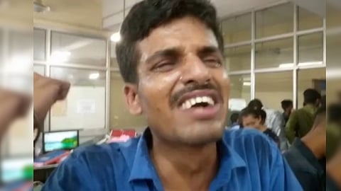 The police said that both the security guards and the students got injuries.