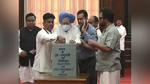 Former PM Manmohan Singh casts his vote