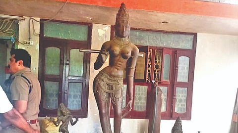 Idol Wing police search sthapathy’s house, find 8 idols