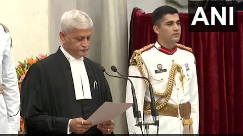President Murmu administered the oath of office of the Chief Justice of India to Justice UU Lalit