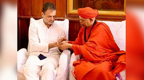 Lingayat seer with Rahul Gandhi