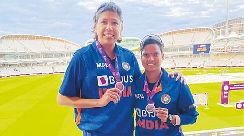 Deepti Sharma with Jhulan Goswami