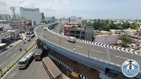The second arm of the Velachery twin flyover connecting Velachery Bypass to Tambaram was opened today for public usage.