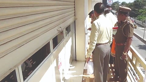 EoW sleuths search properties of six scamsters in crypto racket