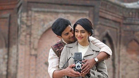 Dulquer Salmaan and Mrunal Thakur in 'Sita Ramam'