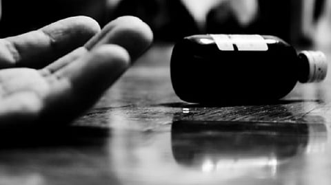 2 girl students attempt suicide by consuming poison in Salem