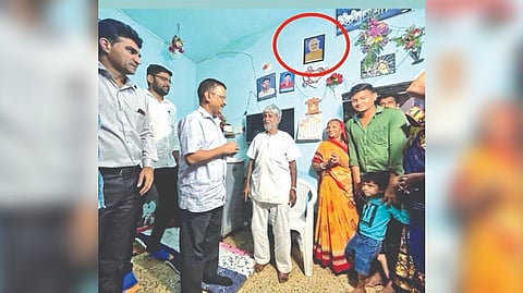 The viral photo is morphed.