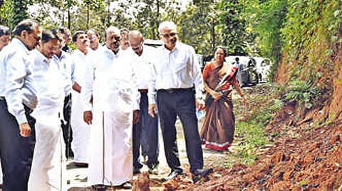Highways Minister EV Velu
inspected the ghat roads damaged by heavy rains