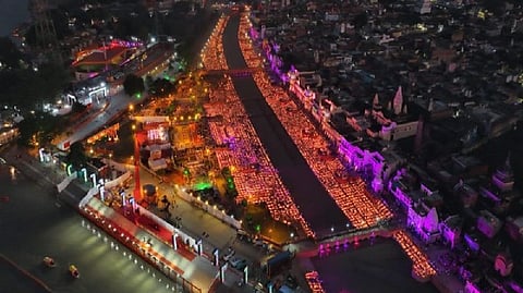 15.76 lakh earthern lamps were lighted in Ayodhya.