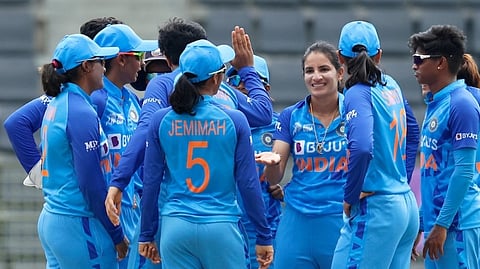 India beat Thailand by 74 runs to enter women's Asia Cup final