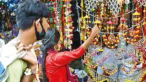 The sales would include nearly $15.2 billion offline sales, compared to about $8.5 billion in 2019