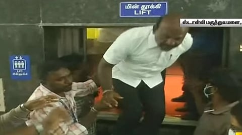 Ma Su gets stuck inside lift at Stanley, rescued by workers