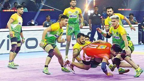 Right from the beginning, Patna Pirates held a stranglehold on Gujarat Giants