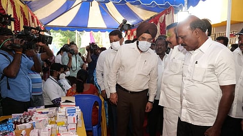 GCC Commissioner Gagandeep Singh Bedi in conversation with ministers Nehru and Ma Subramanian