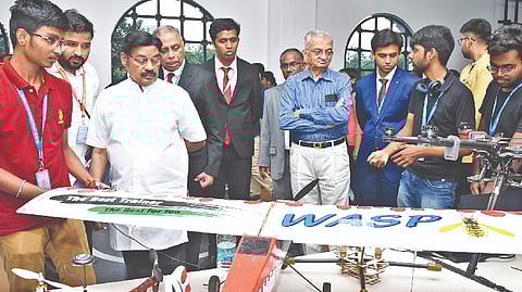 SRMIST Chancellor Dr TR Paarivendhar, Chancellor, Homi
Bhabha National Institute Dr Anil Kakodkar at Aaruush