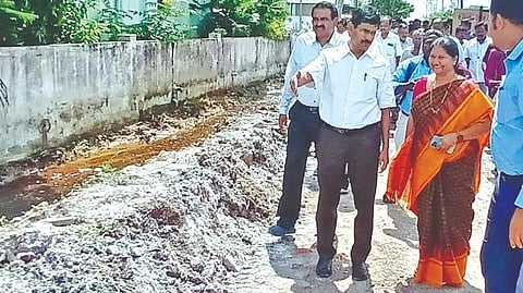 Chief Secretary Irai Anbu inspecting monsoon readiness in Chengalpattu district