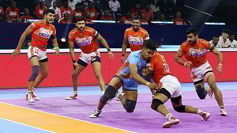 Maninder lead Bengal Warriors to big over Gujarat Giants