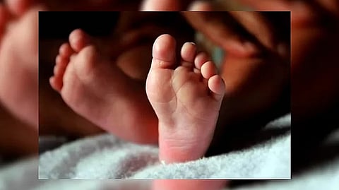 Tiruchy woman delivers stillborn; Kin blame doc’s absence at PHC