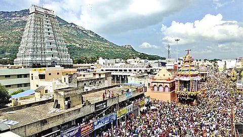 Thousands of devotees pulling the temple car on the Maha Ratham day in Tiruvannamalai on Saturday
