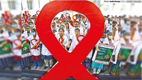 As part of World AIDS day, a signature campaign at Omandurar Medical College hospital was organised