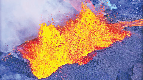 Mauna Loa, the world?s largest active volcano, began erupting this week for the first time since 1984.