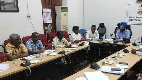 The Corporation stated that public should avoid going to coastal areas like Marina or Besant Nagar standing near tents or under temporary tents