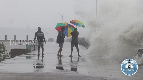 Huge waves crashing on N4 Beach, Kasimedu, Chennai.