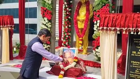 TN governor R N Ravi unveiled the statue of Bharat Ratna Dr APJ Abdul Kalam