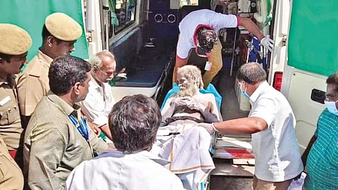 Mentally ill man being taken to the Karur Medical College Hospital on Friday