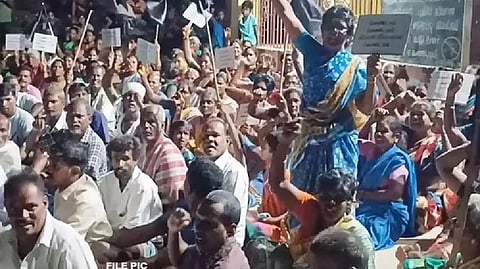 Protesting villagers