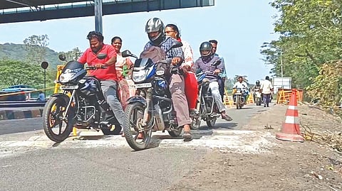 Motorists navigating the newly built speed breakers with difficulty at Paranur toll plaza in Chengalpattu