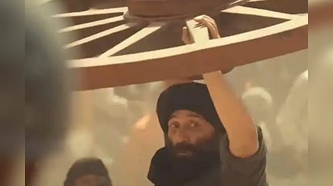 Sunny Deol lifts giant wheel