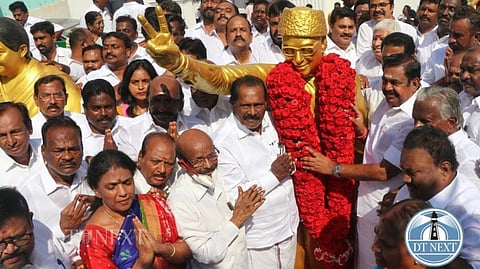 EPS paid floral tribute to MGR's statue