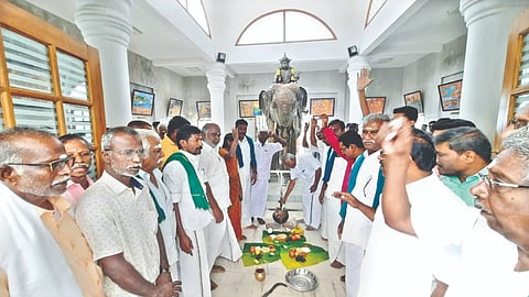 Cauvery Rights Retrieval Association members at Karikala Cholan?s memorial at Kallanai on Monday