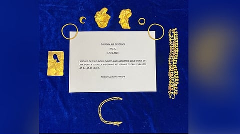 Customs officials seized gold worth Rs 1.59 crore