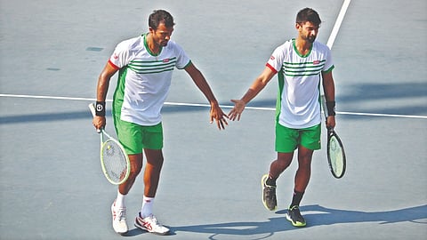 N Sriram Balaji and Jeevan Nedunchezhiyan in doubles action