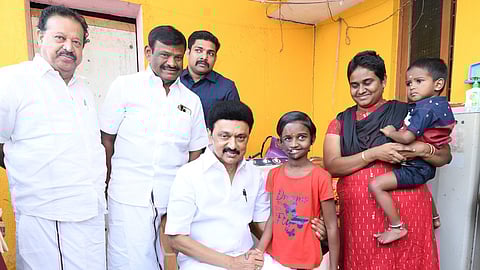 Stalin's surprise visit to girl who underwent face reconstruction surgery