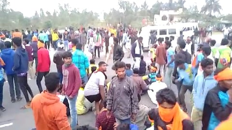 Villagers blocking Chennai- Bengaluru National Highways
